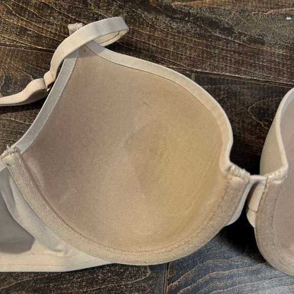 34B Calvin Klein Nude T-Shirt Bra EUC - Picture 5 of 8